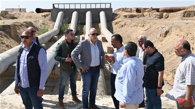 وزير الري يتفقد محطة مياه شرب السويس قبل فترة أقصى الاحتياجات المائية