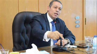 مطالبة ترامب بمرور السفن عبر السويس وبنما دون رسوم.. أستاذ قانون يعلق 