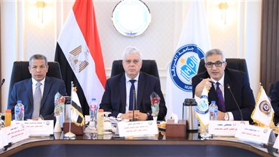 وزير التعليم العالي يوجه الجامعات بالاستعداد لامتحانات نهاية العام