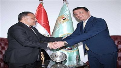 وزير الزراعة يبحث مع محافظ الشرقية استعدادات مهرجان الخيول العربية وتطوير حديقة حيوان الزقازيق