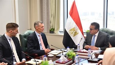 بحث تعزيز التعاون في الصحة الإنجابية وعلاج مرضى الأورام مع ممثلي 