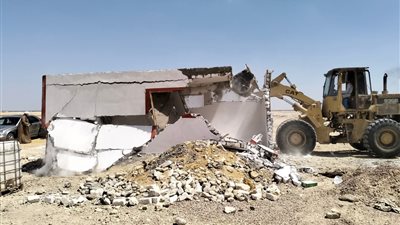 إزالة تعديات و مباني مخالفة وقواعد خرسانية بمراكز البحيرة