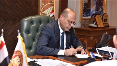 وزير العمل يعلن موعد إجازة عيد العمال للعاملين بالقطاع الخاص