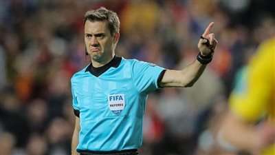 الكشف عن حكم مباراة برشلونة وإنتر ميلان بدوري الأبطال