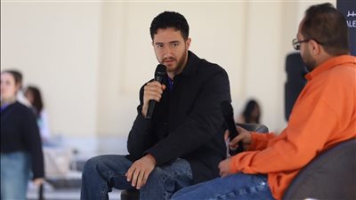 أحمد مالك: التمكن من المهنة هو أقوى وسائل التسويق الحقيقي للفنان