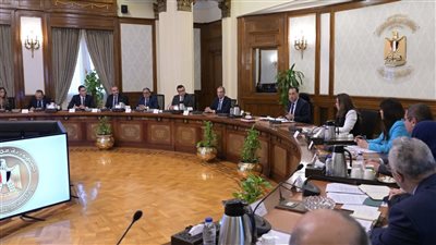 رئيس الوزراء يتابع إجراءات تيسير  الحصول على التراخيص المختلفة