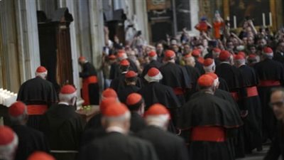 روما تترقب انتخاب البابا الجديد: كنائس الأحياء في سباق رمزي نحو كرسي بطرس