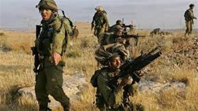 الاحتلال يقتحم قرية فلسطينية وتُطلق الرصاص وقنابل الغاز