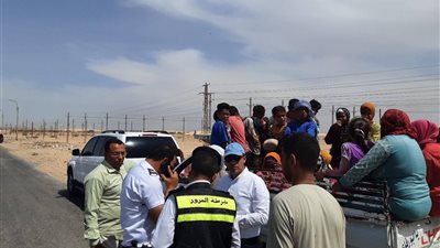  ضبط سيارة بيك اب تقل 35 طفلًا للعمل بالمزارع  في المنيا