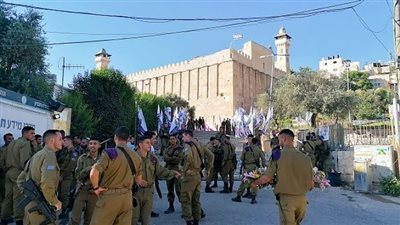قوات الاحتلال تقتحم ساحة الحرم الإبراهيمي