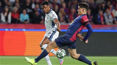 التعادل يحسم الشوط الأول بين برشلونة وإنتر ميلان