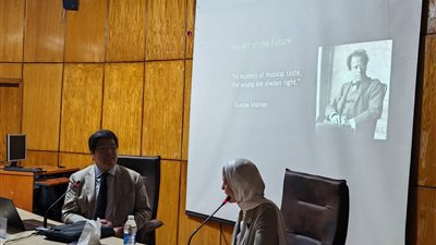 محافظ الدقهلية يتابع ندوة الذكاء الاصطناعي والتحول الرقمي  بمكتبة مصر العامة