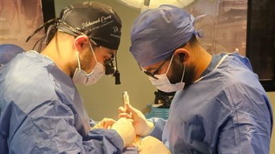 مستشفى ديرب نجم  ينجح في إجراء جراحة دقيقة بالعمود الفقري لمريضة عمرها 77 عامًا