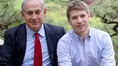 نجل نتنياهو: هؤلاء ربما يقفون وراء حرائق القدس