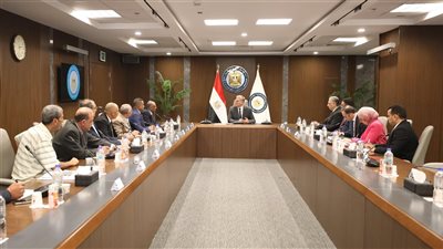 وزير البترول يبحث مع النقابة العامة للمناجم والمحاجر تطوير قطاع التعدين