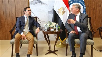 وزير البترول يلتقي ممثلي 