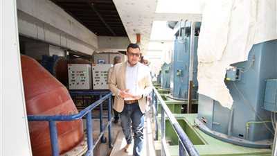 وزير الإسكان يتفقد مشروع المرحلة الثانية لمأخذ المياه العكرة بالمعادي