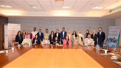 السفيرة نائلة جبر تفتتح مائدة مستديرة حول تعزيز وصول المهاجرين إلى سوق العمل 