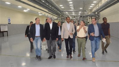 محافظ الغربية ووزير الزراعة بمدغشقر يتفقدان أكبر مصنع غزل في العالم