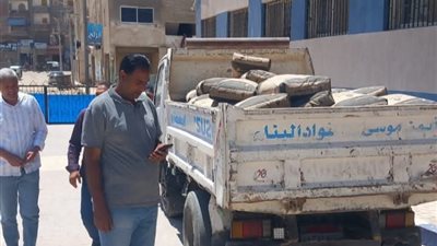 التحفظ علي سيارات محملة بمواد بناء أثناء التوجهه الي موقع مخالف بالبحيرة