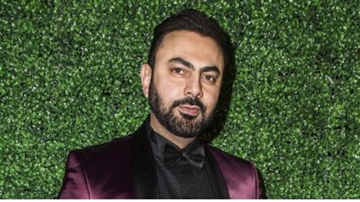 مشاهد تبادل لإطلاق النار تجمع محمد كريم مع نيكولاس كيدج و ستيڤن دورف في Gunslingers