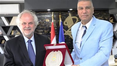 محافظ أسوان يلتقي سفير بولندا لعرض فرص الاستثمارية وزيادة السياحة