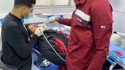 الكشف على 450 مواطنًا خلال قافلة طبية بقرية الناصر بأبو المطامير