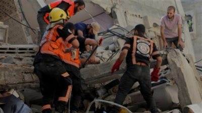 الدفاع المدني بغزة: مقتل 42 فلسطينيًا والعمليات الإنسانية على وشك الانهيار التام