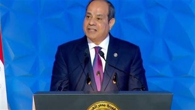 السيسي: عمال مصر سطروا عبر التاريخ أروع صفحات البذل والعطاء