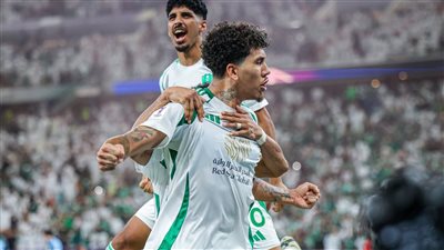 فيرمينو يفوز بجائزة أفضل لاعب في دوري أبطال آسيا