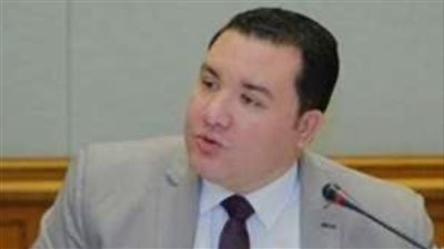 أستاذ استثمار: افتتاح المصانع الجديدة ينمي الاقتصاد المصري