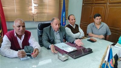 زراعة البحيرة تناقش خطة المكافحة المتكاملة لمحصول القطن 