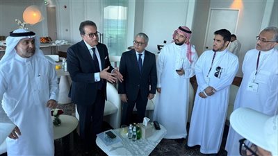 عبدالغفار يلقي محاضرة بعنوان «الثورات الصناعية والرعاية الصحية»