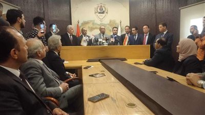 نقيب المحامين منفعلًا: 