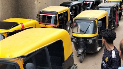 ضبط 13 توك توك لمخالفتهم التسعيرة بالبحيرة