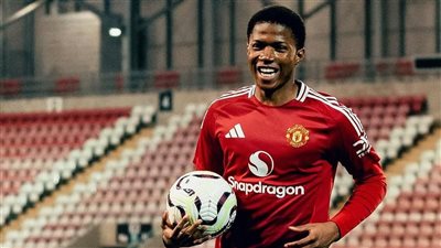 تشيدو أوبي يدخل تاريخ مانشستر يونايتد كأصغر لاعب أساسي في البريميرليج