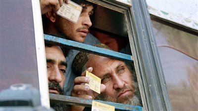 اليونيسف: ثلثا اللاجئين العائدين إلى أفغانستان من باكستان من الأطفال