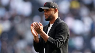 كومباني.. أول مدرب بلجيكي يتوج بلقب البوندسليجا