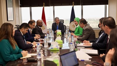 وزير السياحة يلتقي سكرتير عام منظمة الدول الثماني النامية للتعاون الاقتصاديD8 