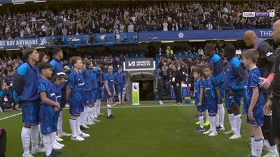 ممر شرفي من لاعبي تشيلسي لبطل الدوري الإنجليزي (شاهد)