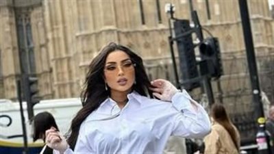 دنيا بطمة تنجذب للأزياء المثيرة بعد خروجها من السجن