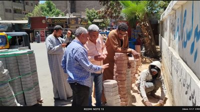 رئيس دشنا يتابع خطة رصف الشوارع بالمدينة ويوجه بانهاء ملفات التصالح