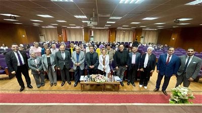 مناقشة مشروعات تخرج إعلام 6 أكتوبر