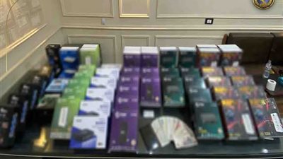 ضبط صاحب محل يبيع أجهزة 