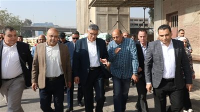 محافظ الجيزة يتفقد صومعة إمبابة لمتابعة انتظام توريد وتخزين محصول القمح