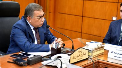 محافظ الدقهلية يبحث منح حق الانتفاع لـعدد 13 قطعة أرض كفرص استثمارية بجمصة