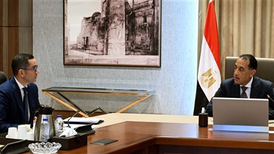 مدبولى يتابع مع وزير الاستثمار تنفيذ التكليفات الرئاسية لتحسين مناخ الاستثمار