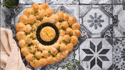 طريقة عمل خلية النحل الحلوة بحشوة القشطة والعسل بخطوات سهلة