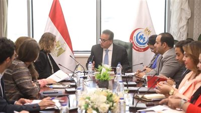 وزير الصحة يستقبل وفد 