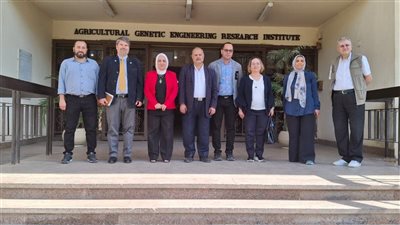 وفد دولي يزور معهد الهندسة الوراثية لبحث تبادل الخبرات في مجالات البيوتكنولوجي
